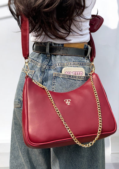 Cherry red muse
